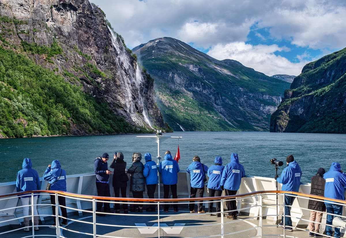 Expedition Norway and north-west Svalbard: in the magic of the midnight sun