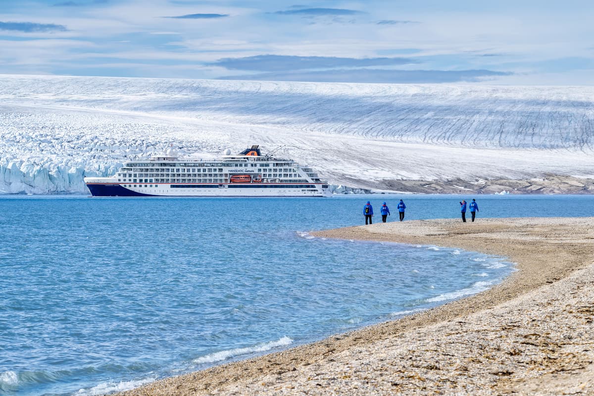 Expedition Svalbard circumnavigation: our explorers’ classic