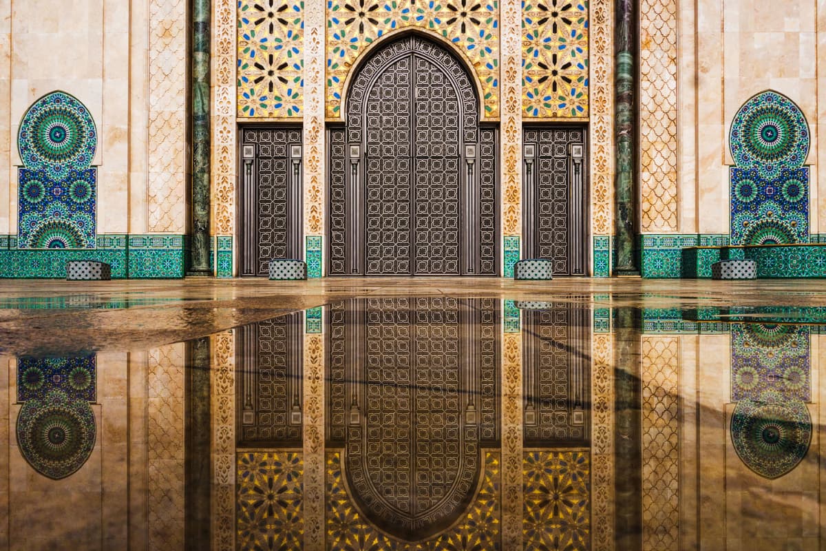 The charm of the Canary Islands meets oriental magic