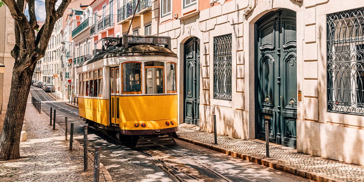 Culture and culinary delights along sunny coasts