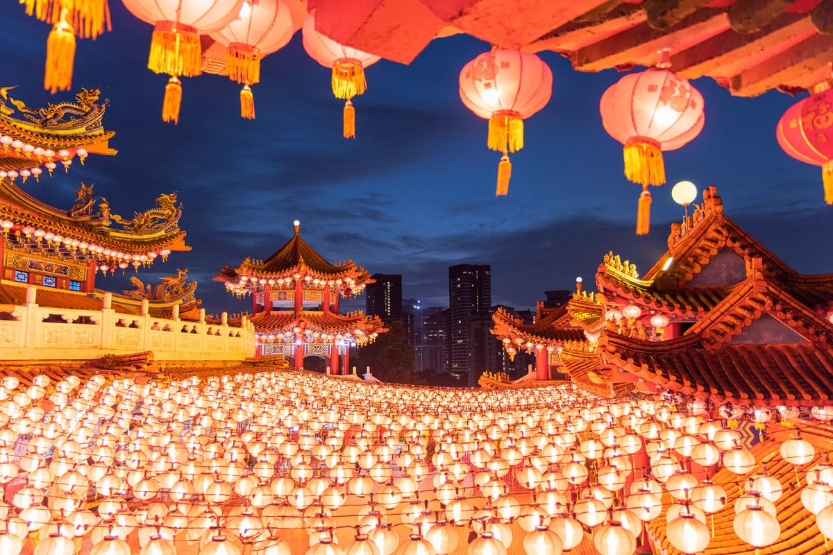 Pagoda splendour and big city lights