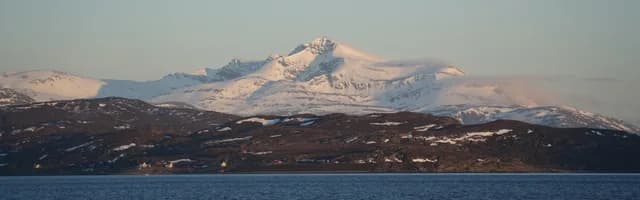 From Midnight Sun to the Ice Edge