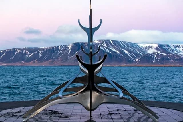 A Rare Solar Eclipse Voyage Across the Arctic Three Islands, Where the Midnight Sun Falls into Night