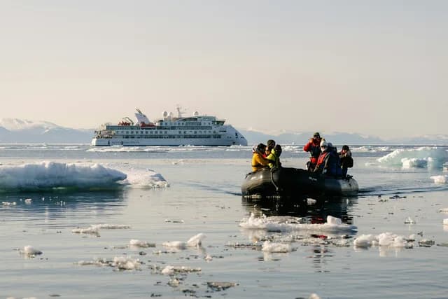 Jewels of the Arctic - Spitsbergen & East Greenland