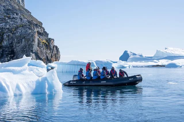 Antarctic Explorer: In Partnership with New Scientist Discovery Tours
