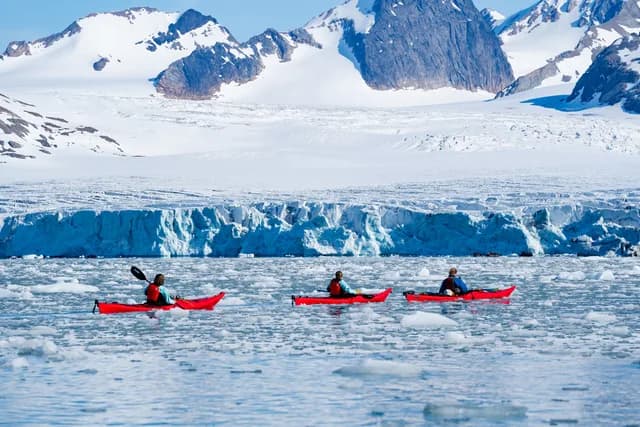 Spitsbergen: Realm of the Ice Bear