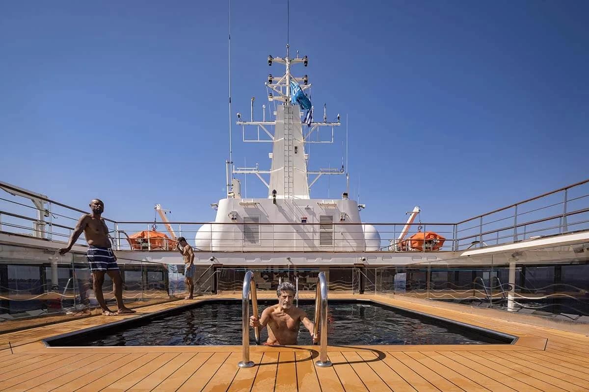 Pool, Hot Tub & Sun Deck