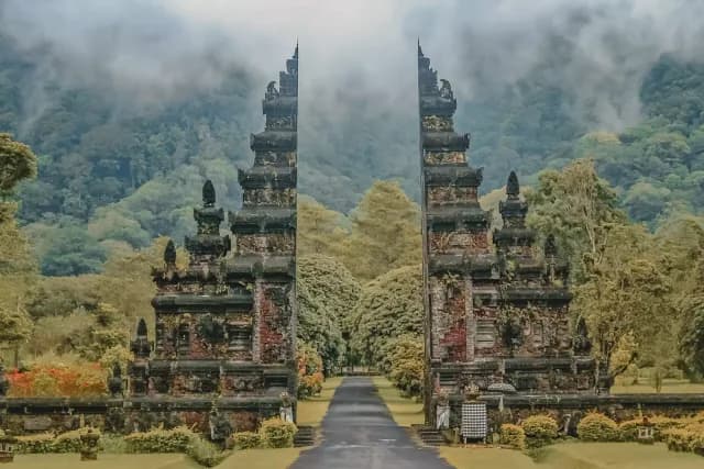 A Journey of Urban Adventures & Enchanting Scenery