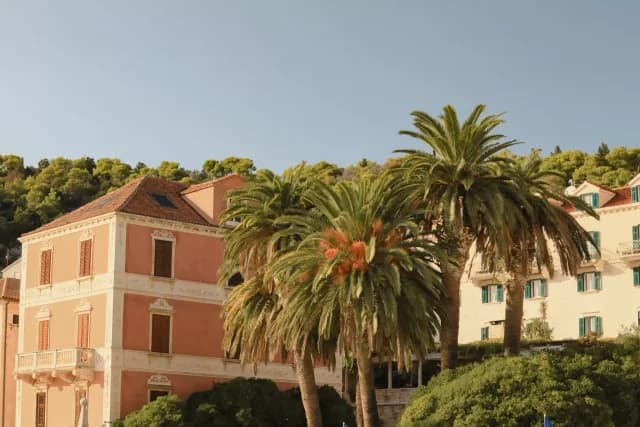 An Extended Journey through Ancient Marvels & Scenic Sun-Kissed Coastlines