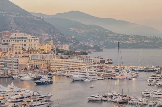 An Extended Journey of Scenic Cities, Renowned Monuments & Spectacular Shorelines