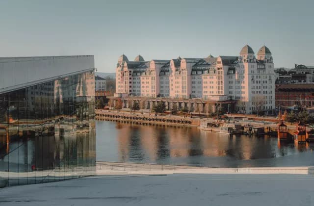 A Journey through Coastal Splendour & Vibrant Cityscapes