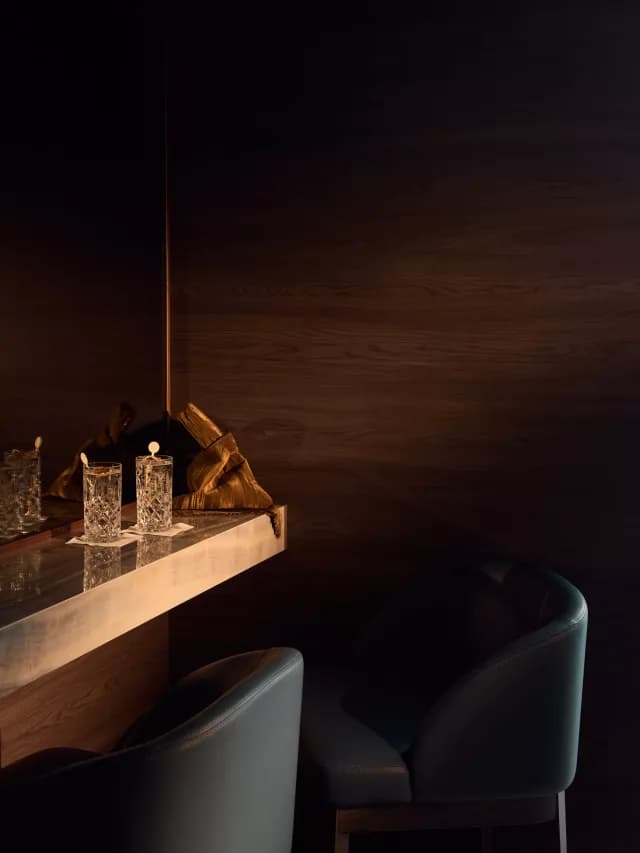 Bars & Lounges
