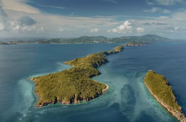 A Journey through Art Deco Wonders & Caribbean Adventures