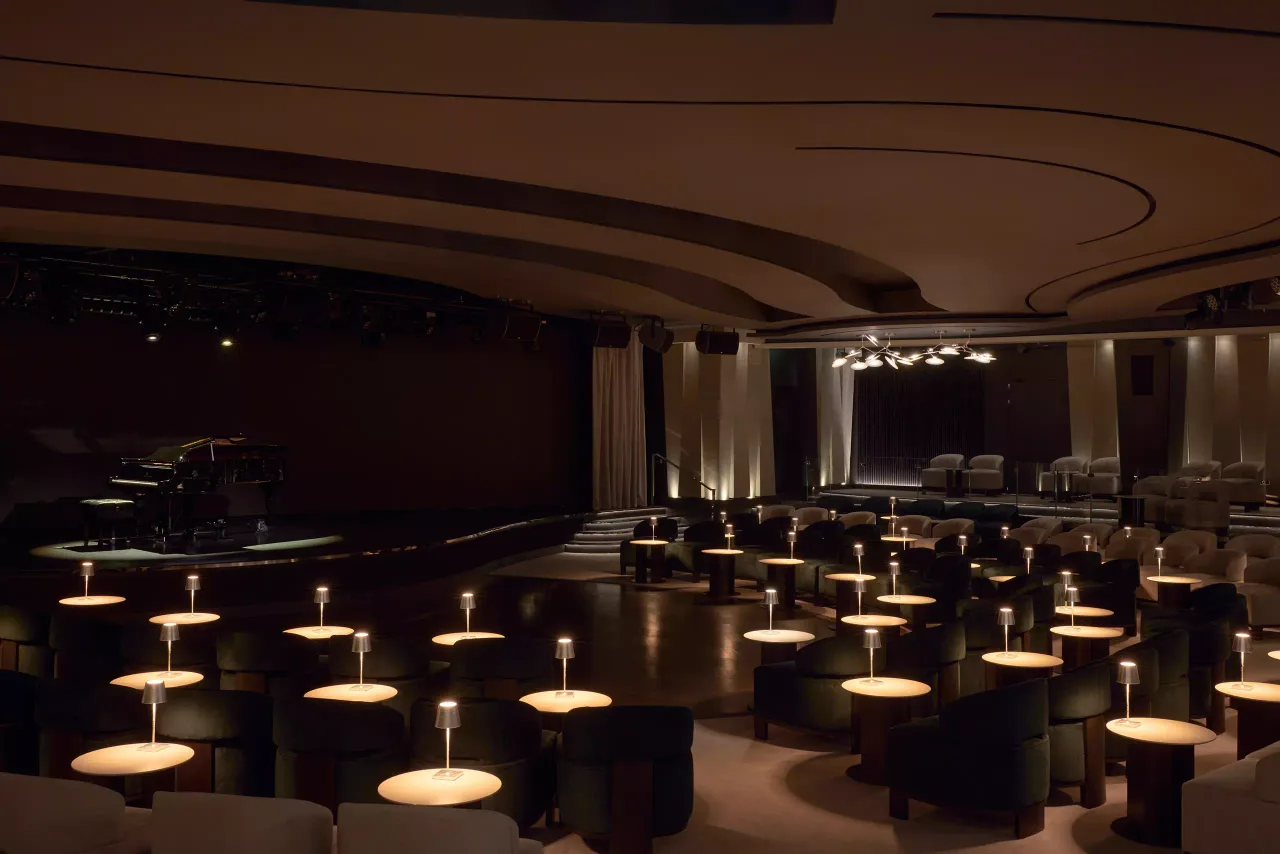 Journeys Lounge