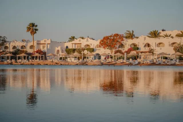 A Journey of Gilded Cities, Bustling Ports & Desert Marvels