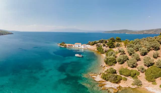 A Journey of Sapphire Seas & Stone Carved Shores
