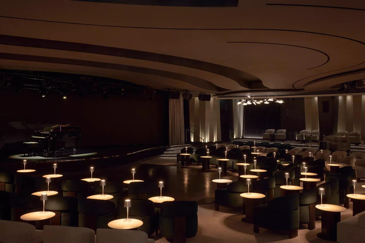 Journeys Lounge