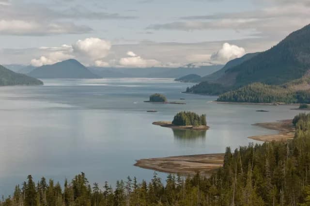 A Journey of Magnificent Wilderness, Gigantic Glaciers & Pacific Harmony