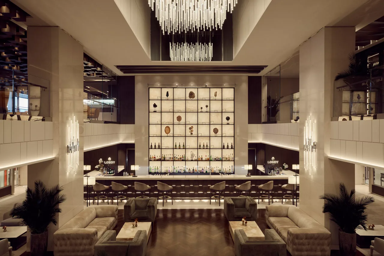 Lobby & Lobby Bar