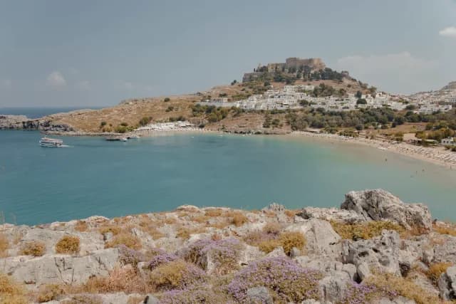 A Journey of Fabled Landmarks & Volcanic Scenery