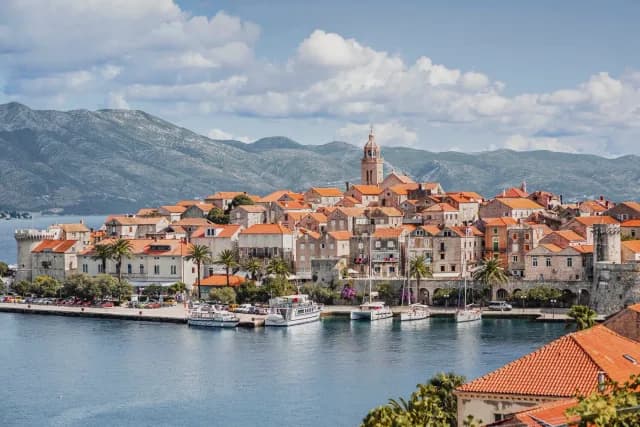 An Extended Journey from Catalan Vitality to Gilded Venetian Grandeur
