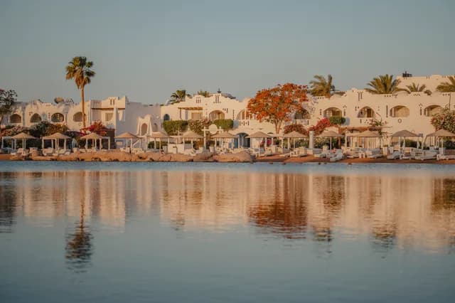 A Journey of Gilded Cities, Bustling Ports & Desert Marvels