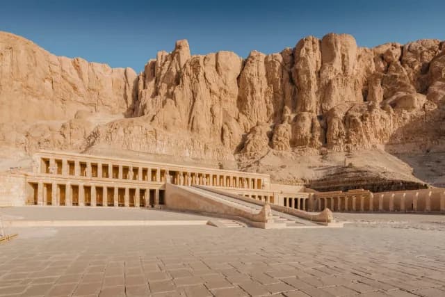 A Journey through Ancient Wonders & Captivating Arabian Landscapes