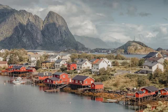 A Journey Through Norway’s Fjords & Lofoten Majesty