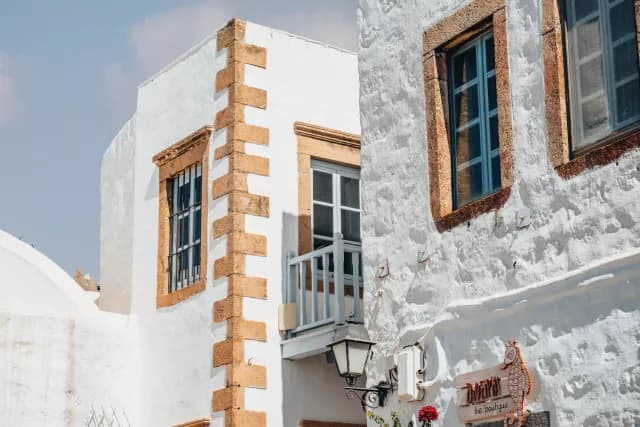 An Extended Journey of Lush Island Vistas, Roman Ruins & Hidden Coves