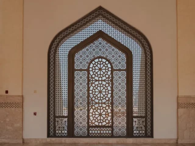 A Journey Through Gulf Icons and Desert Horizons