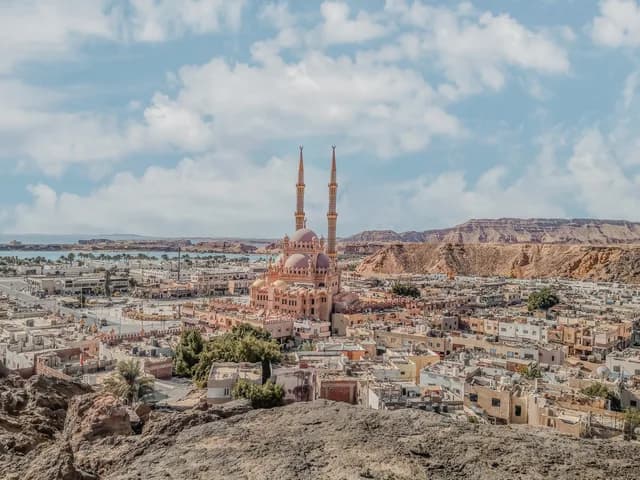 A Grand Journey of Enchanting Cityscapes & Medieval Treasures