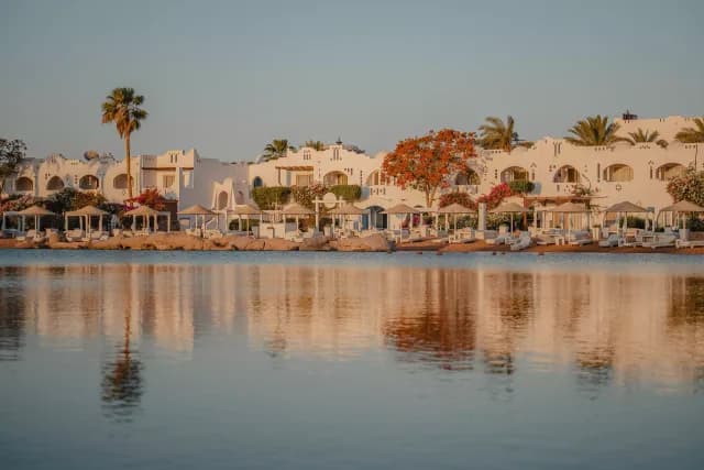 A Journey of Gilded Cities, Bustling Ports & Desert Marvels