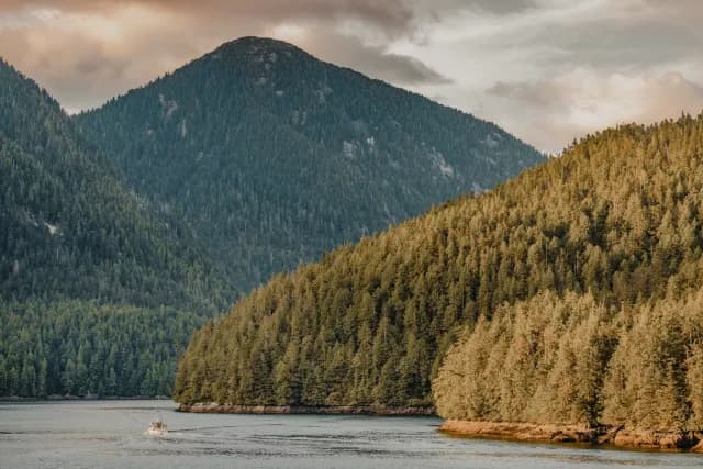 A Journey through Glacial Majesty & Alaskan Spirit