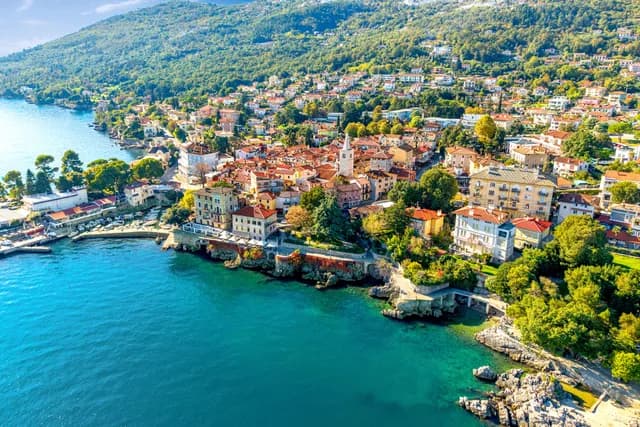 Greek style meets the flair of the Adriatic