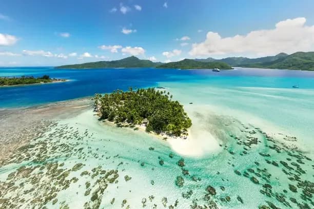 Travel diaries & destination videos