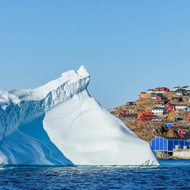 Expedition circumnavigation of Iceland and south-west Greenland: premiere between fire and ice