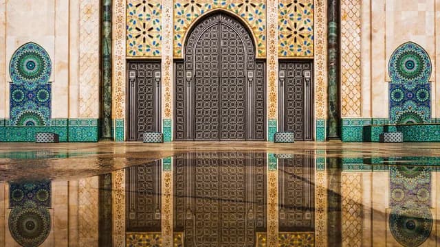 The charm of the Canary Islands meets oriental magic