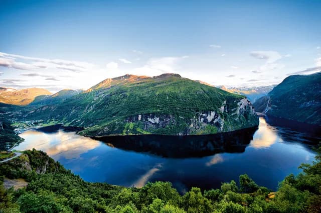 Diverse Norway with a course set for Svalbard