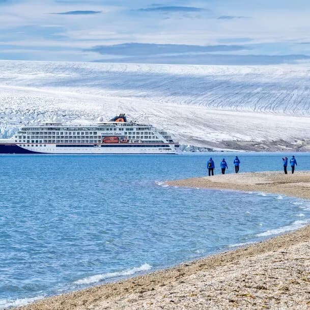 HANSEATIC nature - from Tromsoe to Longyearbyen