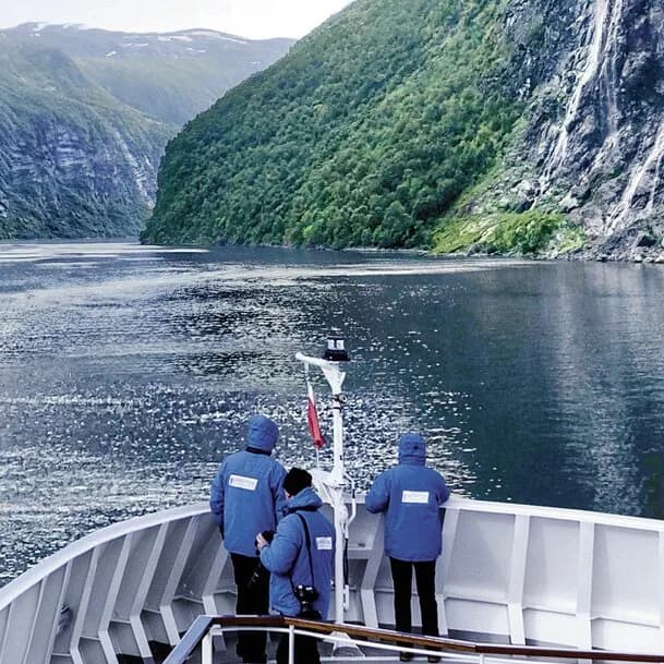 Expedition Svalbard and Norway (Northern Lights adventure) - Nordic celestial poetry in the northern extension of the Baltic Sea