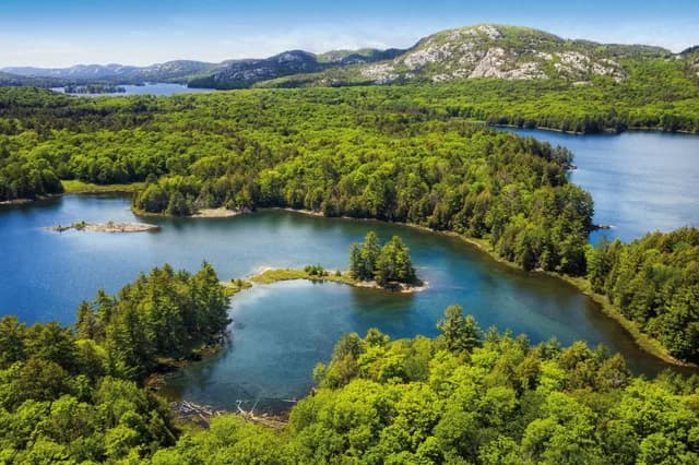 Great Lakes and the St Lawrence River: where wilderness and history meet