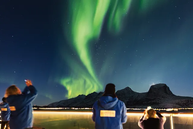 Christmas adventure Northern Lights Norway: days of discovery in a white winter wonderland