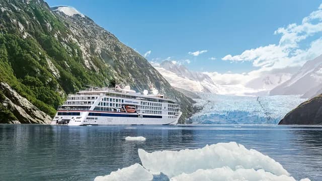 Expedition Chilean fjords: geological testimonies made of stone and ice