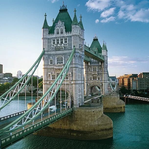 Orkney Islands, Scotland and England with London: Rugged coastlines and the British crown