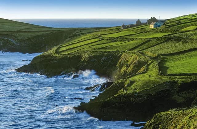 Expedition circumnavigation of Ireland The Emerald Isle – nature in its purest form