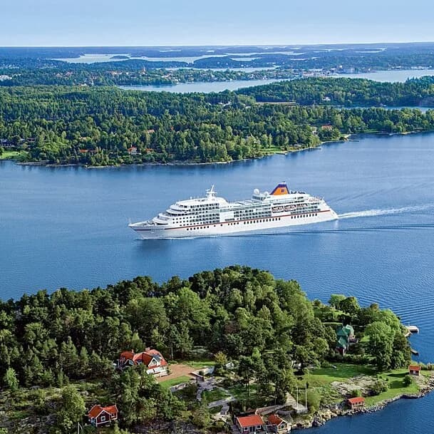 MS EUROPA - from Hamburg to Kiel