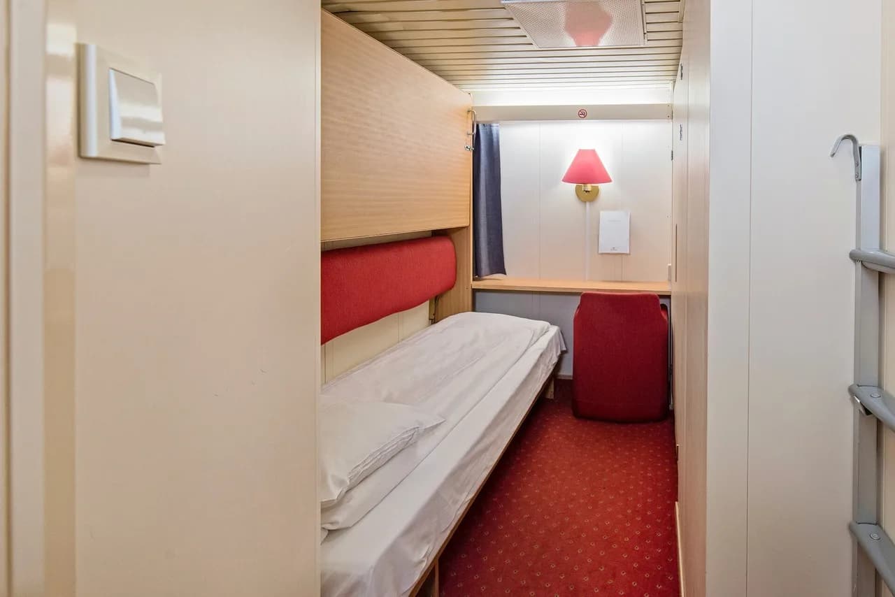 Twin on lower deck