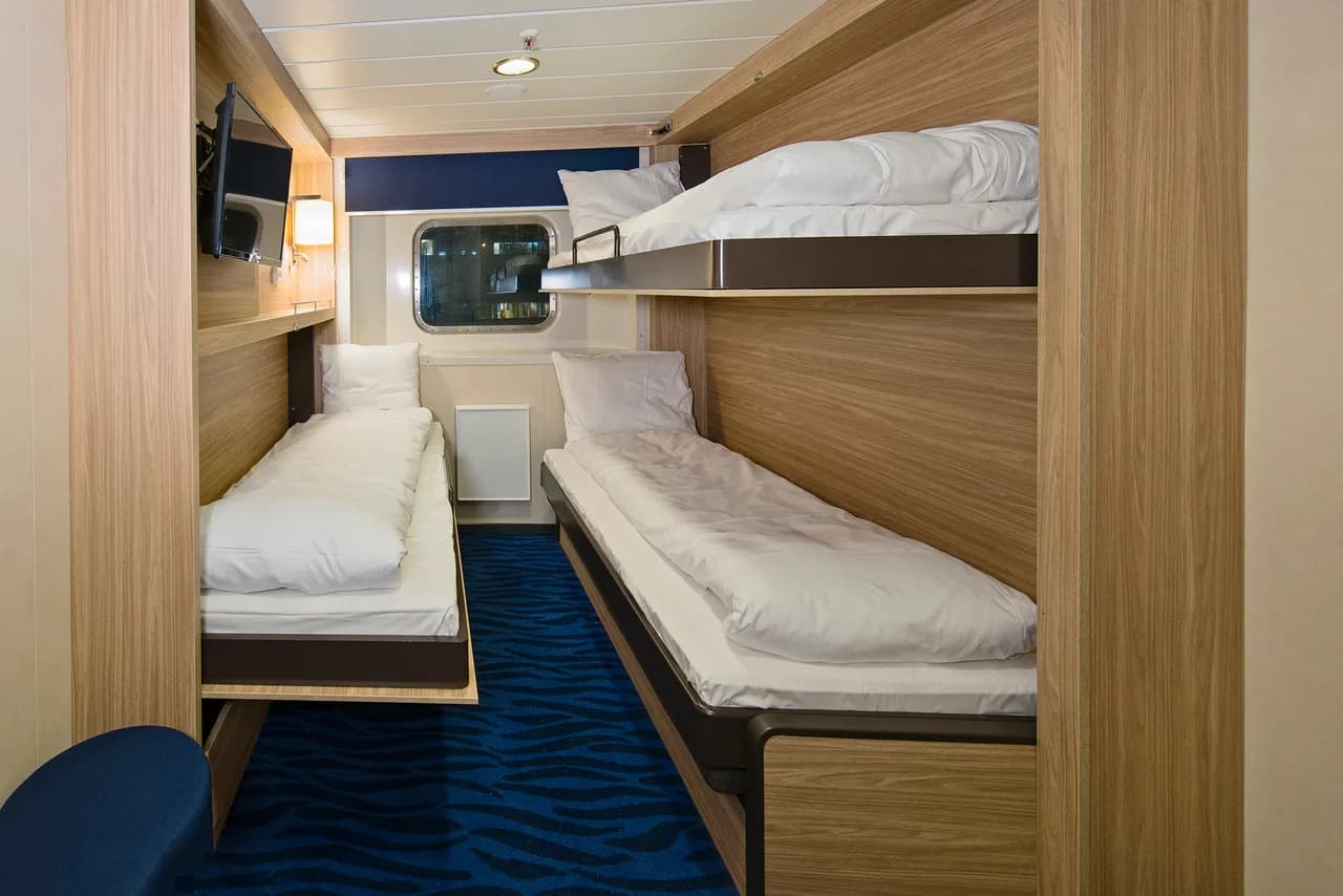Triple on lower deck with window