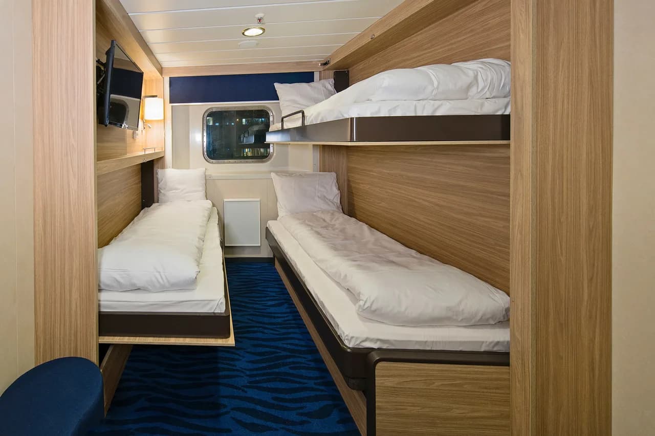Triple on lower deck with window