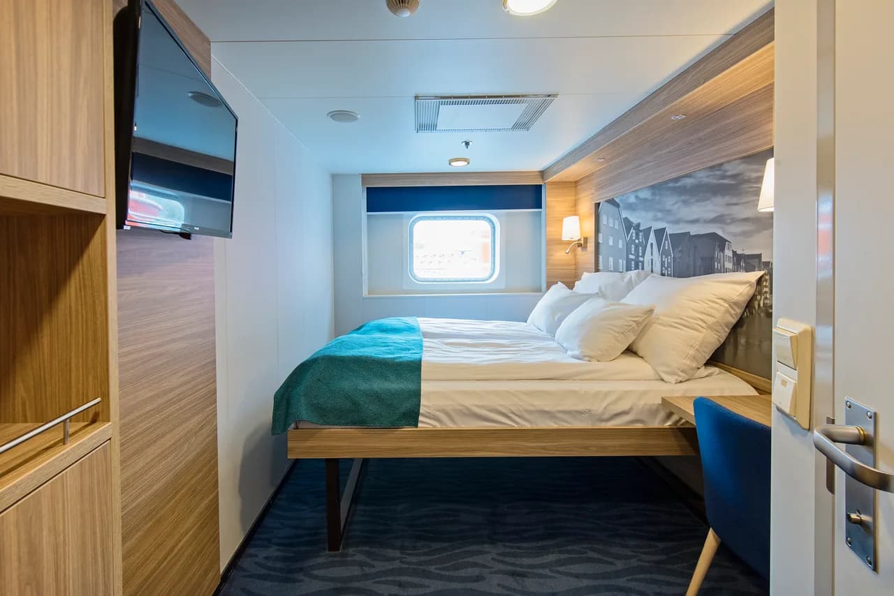 Double on upper or promenade deck with window (restricted view)